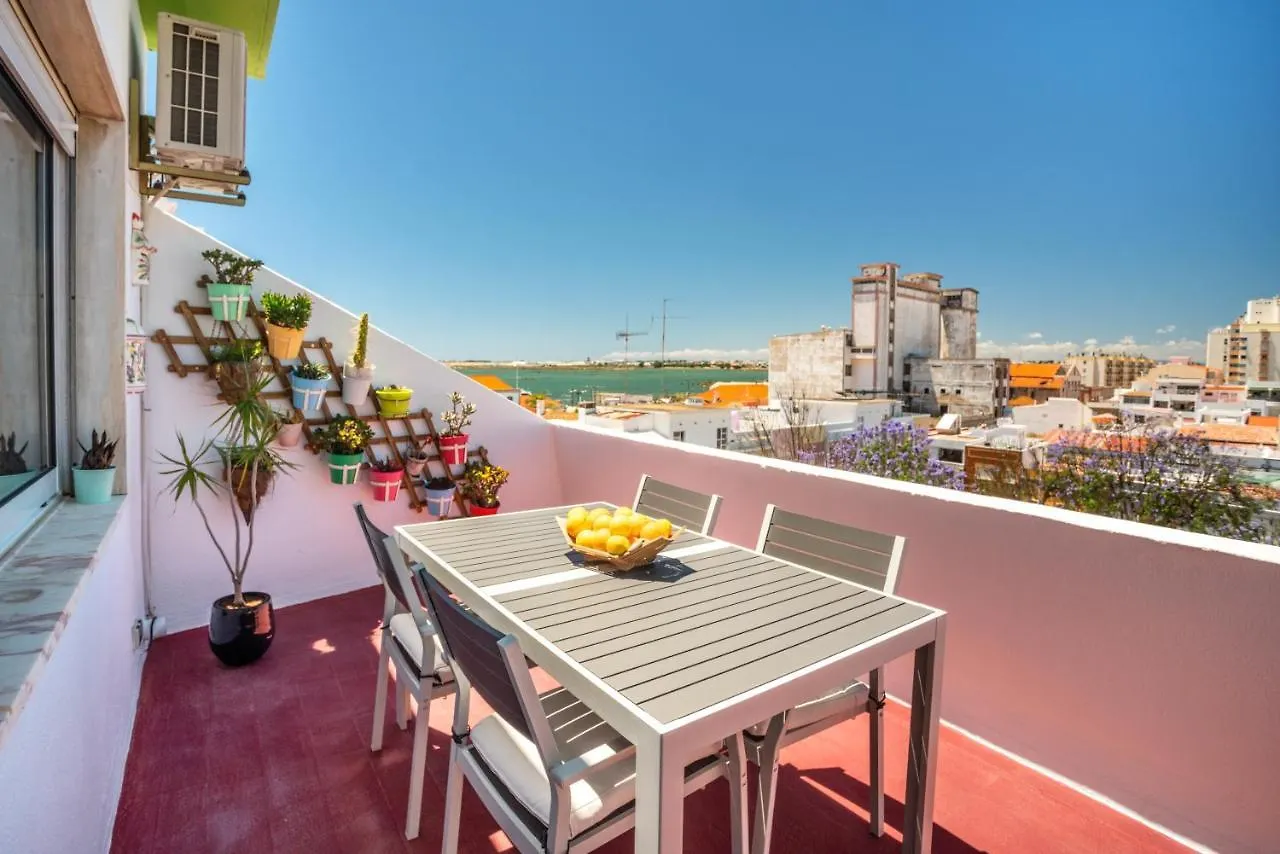 Dreamers Duplex With Seaview contacts